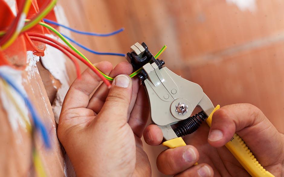 électricien de maintenance La Ville-du-Bois
