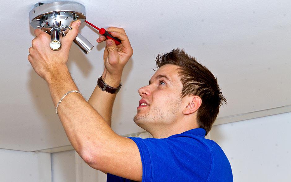électricien de maintenance La Ville-du-Bois